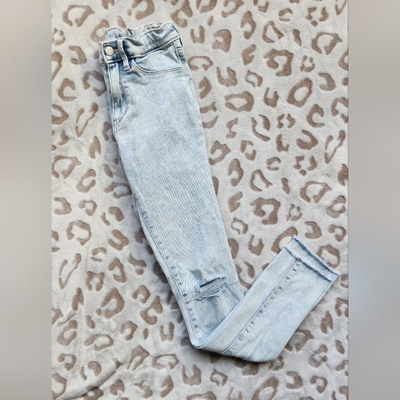 Girls Light Washed Distressed Old Navy Ballerina Skinny Jeans Size 16 - Picture 1 of 7